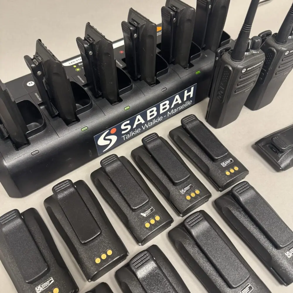 Location batteries haute capacité et chargeurs multiples pour talkie walkie professionnel