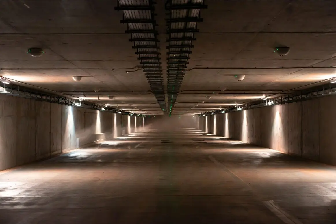 Infrastructure WiFi souterraine pour communication intramuros par talkie-walkie