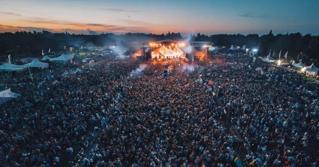 Coordination d'équipes sur un grand festival en plein air — location de talkies-walkies professionnels